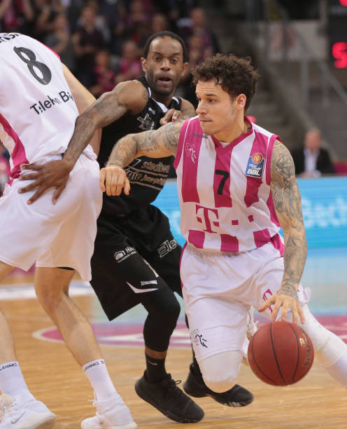 坚持不懈的 坚持不懈的